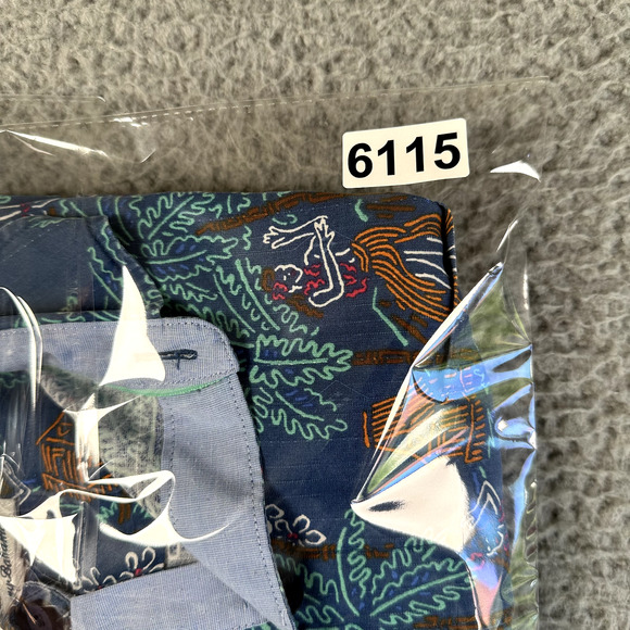 Tommy Bahama Silk Camp Shirt Men's Medium Hula Girl Palm Trees Print Button‎ Up - Picture 9 of 9